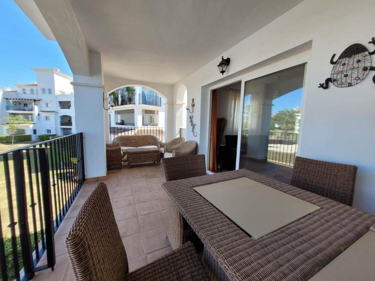 Belle Vue Sur La Piscine Appartement Sucina Buitenkant foto