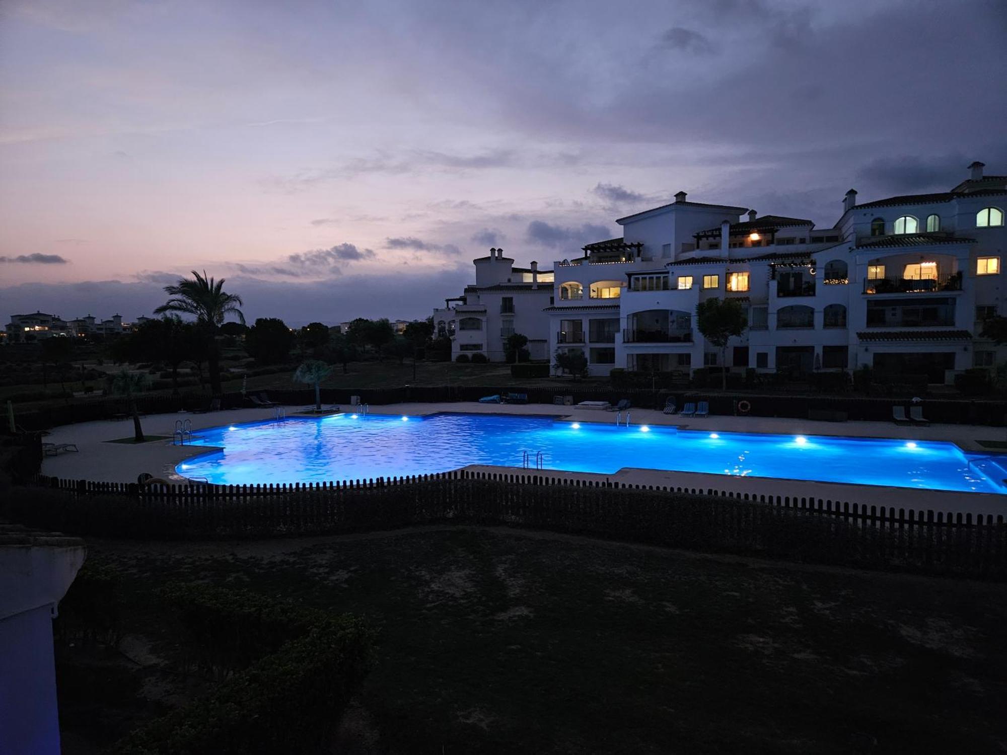 Belle Vue Sur La Piscine Appartement Sucina Buitenkant foto
